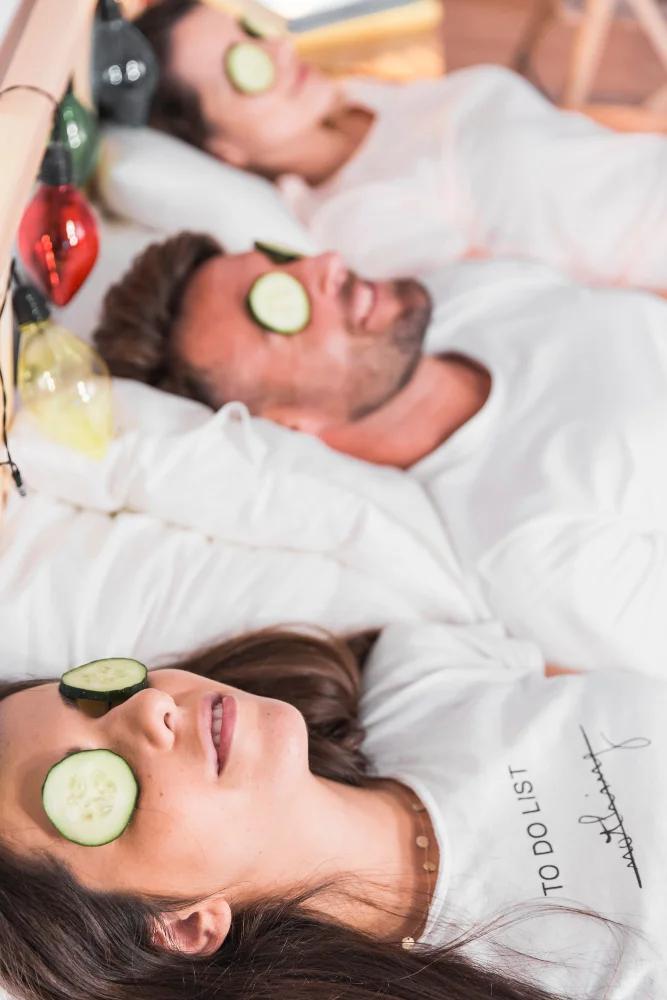 people enjoys private massage in aruba